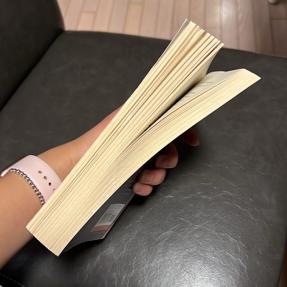 THE KITE RUNNER. USED CONDITION. - Picture 4 of 4